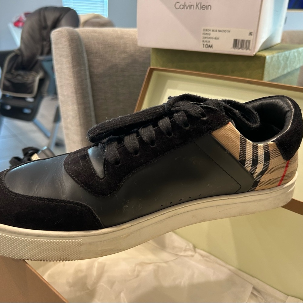 Burberry Men's Black and Tan Sneakers - Picture 4 of 9